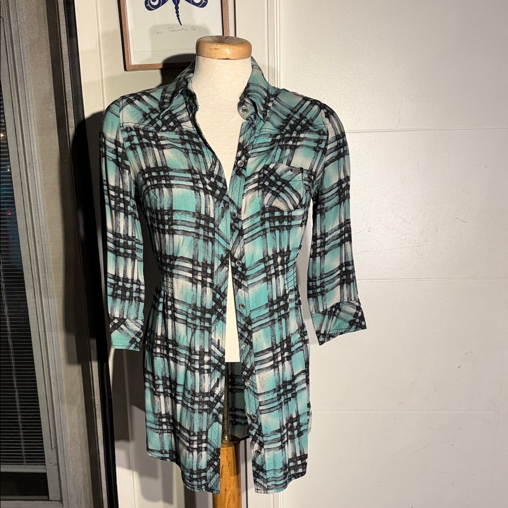 Vintage Guess Plaid Button-Up Women's top